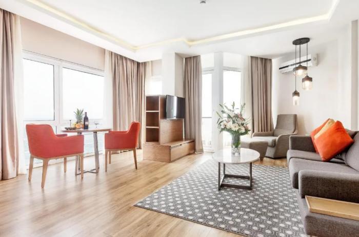 Salamis Bay Conti Resort Hotel & Casino Famagusta  Bilik gambar A suite at the hotel