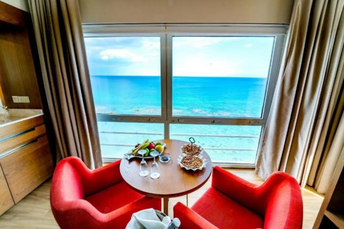 Salamis Bay Conti Resort Hotel & Casino Famagusta  Bilik gambar A room at the hotel