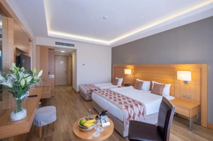 Salamis Bay Conti Resort Hotel & Casino Famagusta  Bilik gambar A room at the hotel