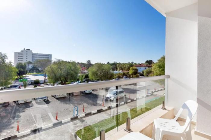 Salamis Bay Conti Resort Hotel & Casino Famagusta  Bilik gambar A view from the balcony of a hotel room