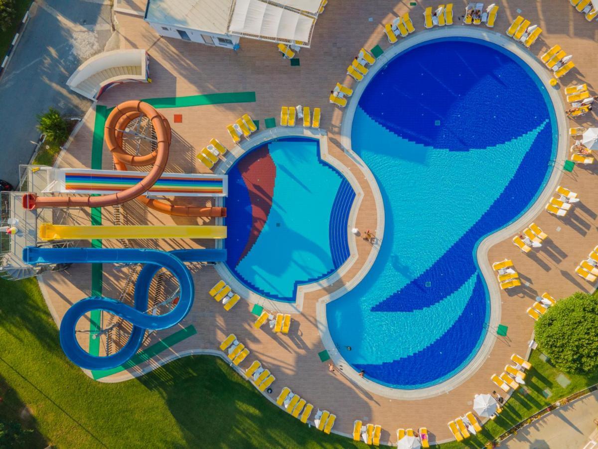 Salamis Bay Conti Resort Hotel & Casino Famagusta  Luaran gambar Aerial view of the water park
